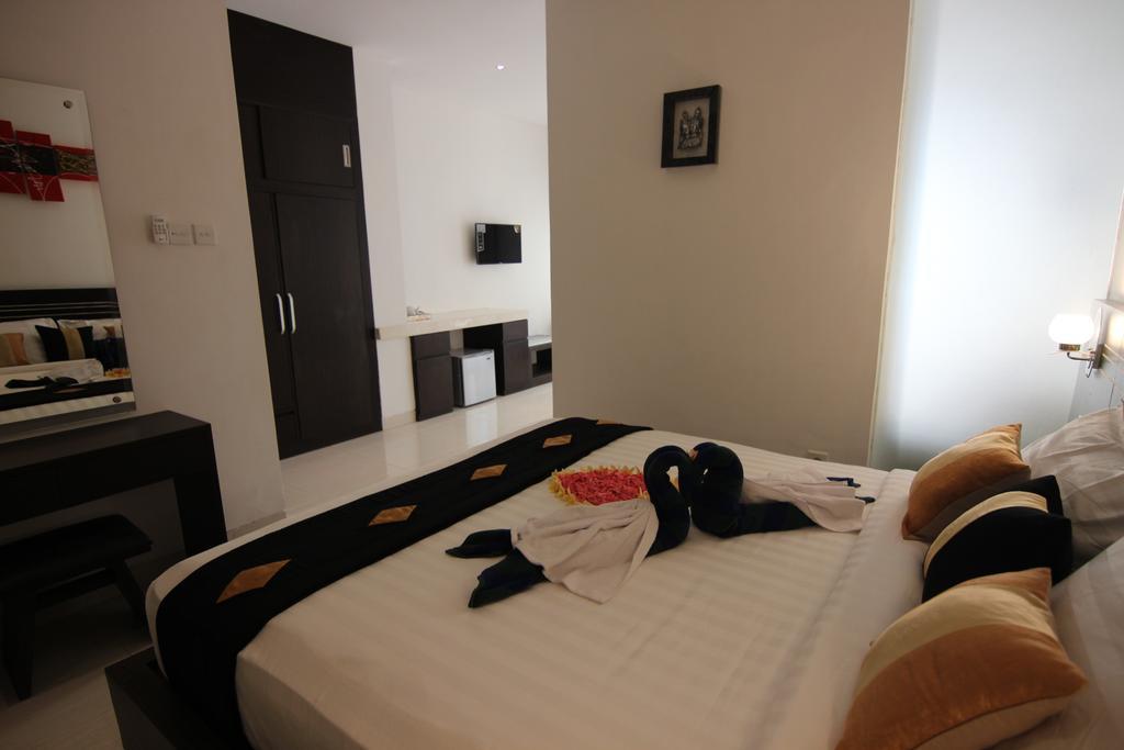 The Diana Suite Kuta Lombok Exterior foto