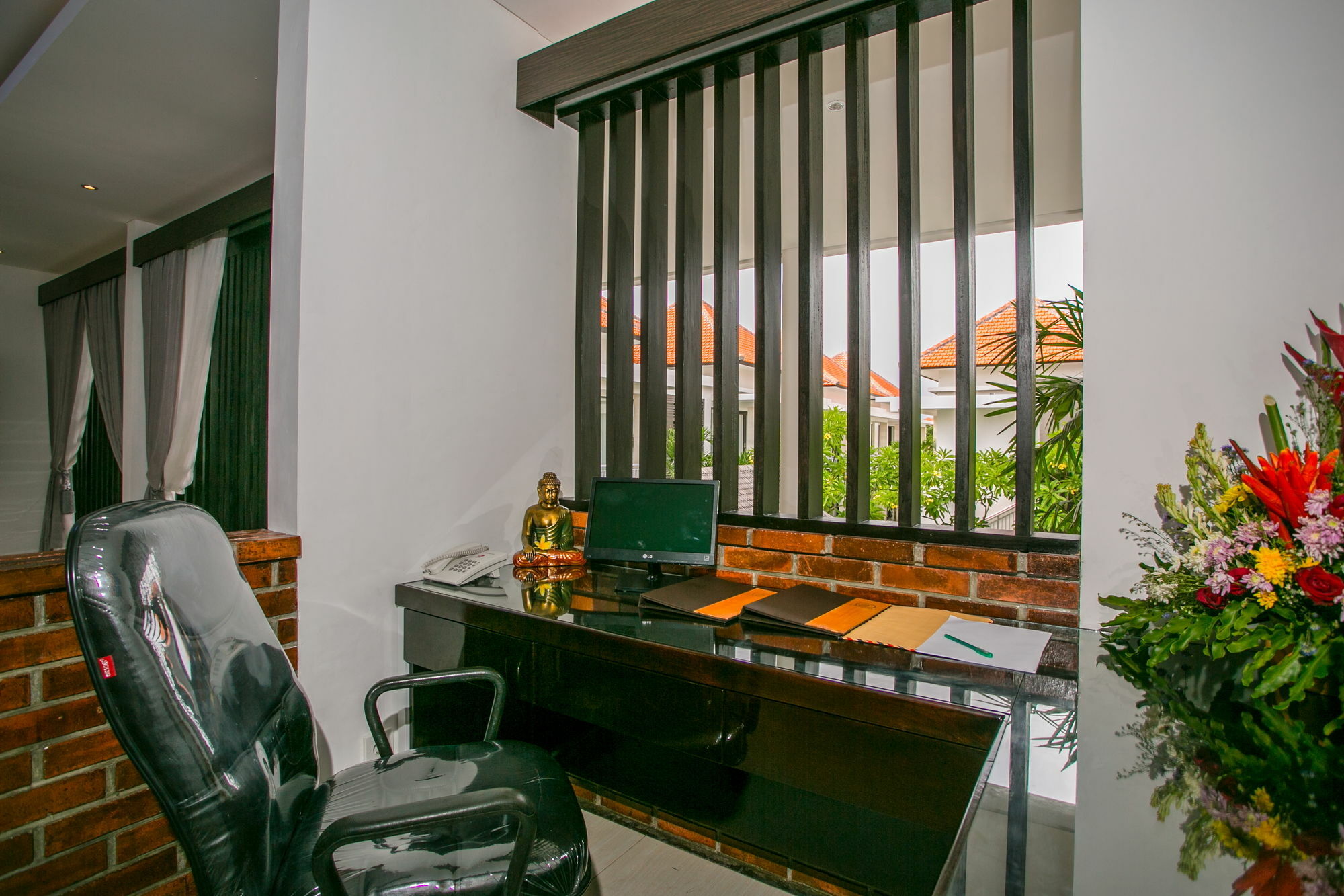 The Diana Suite Kuta Lombok Exterior foto